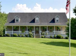 282 Rolling Mountain Rd, Bentonville, VA 22610