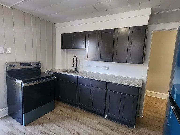 130 Brown St #2 — Photo 3