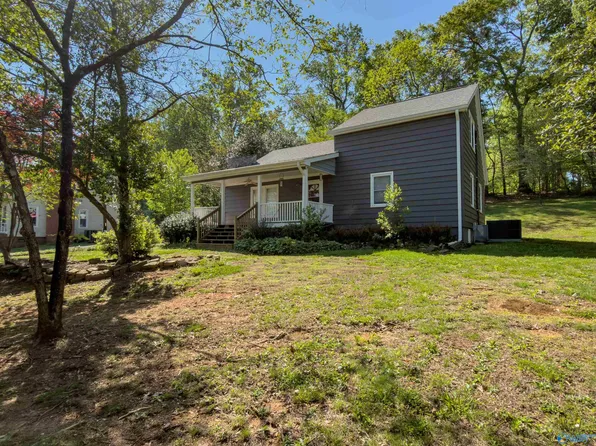 5601 Spring Creek Dr, Guntersville, AL 35976