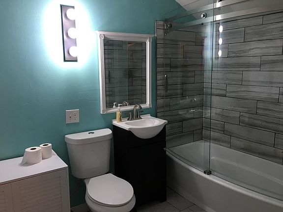 3rd image of 229 Lilac St #1/2