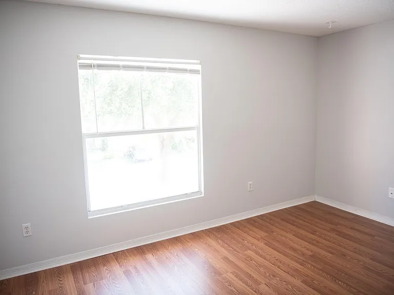 909 Seminole Palms Dr — Photo 7