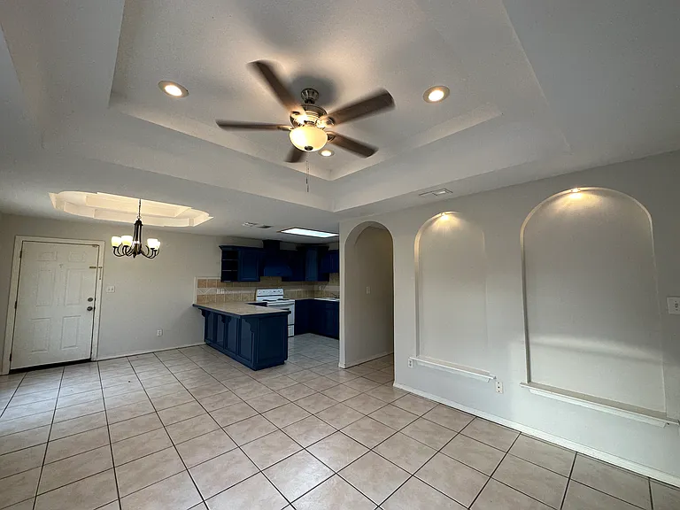 3104 Carson St — Photo 1