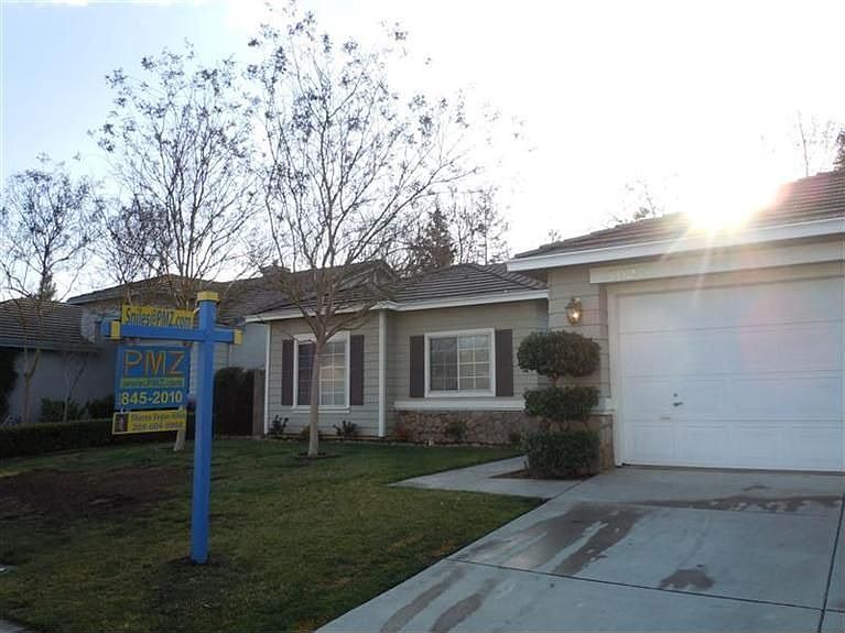 1st image of 7027 Saint Lakes Ct