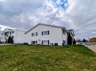 Midland Apartments: 3758 W 9th, Waterloo, IA 50702