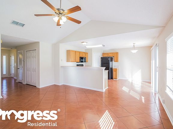 4th image of 1083 Jones Creek Dr
