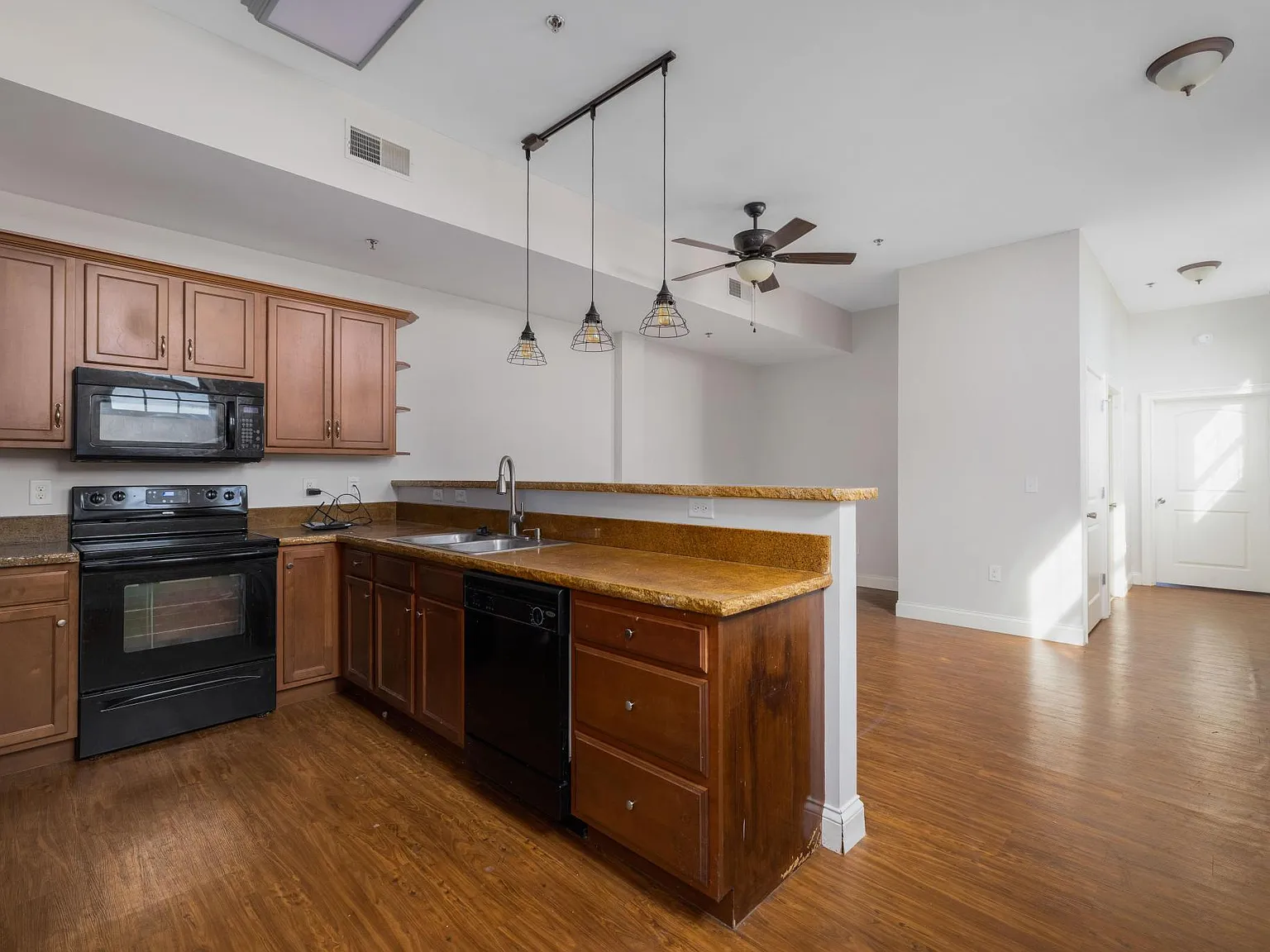 Tipton 401 (Rental) - 401 — Photo 1