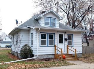 425 Monroe St SE, Hutchinson, MN 55350