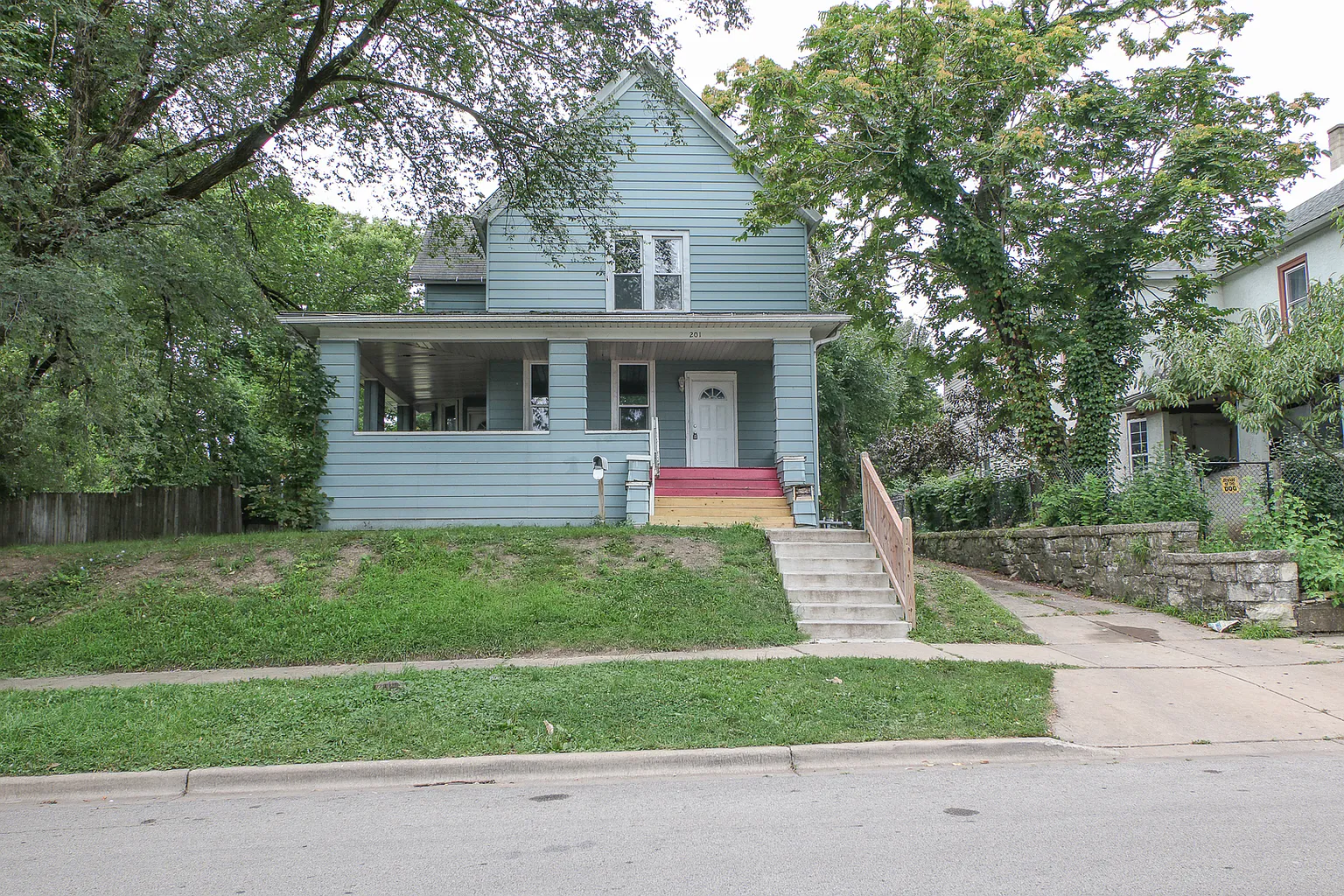 201 Comstock St photo 1