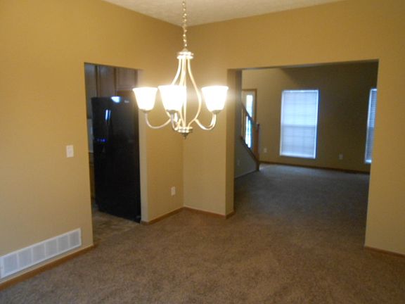 4th image of 8069 Lazelle Woods Dr