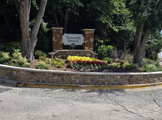 512 Tuxworth Cir, Decatur, GA 30033