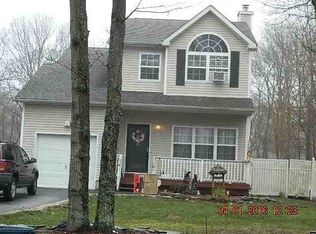 19 Tonopan St, Mastic, NY 11950