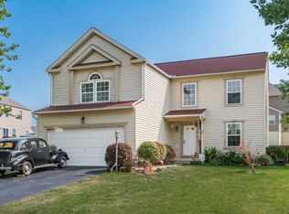 1045 Legacy Ln SW, Pataskala, OH 43062