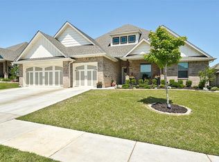 9113 NW 115th St, Yukon, OK 73099