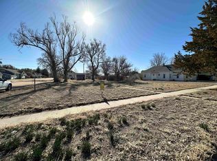 111 N Parker St, Palisade, NE 69040