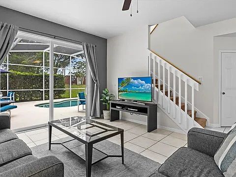 5th image of 410 Oxford Dr