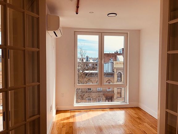 3rd image of 391 Woodbine St #4P