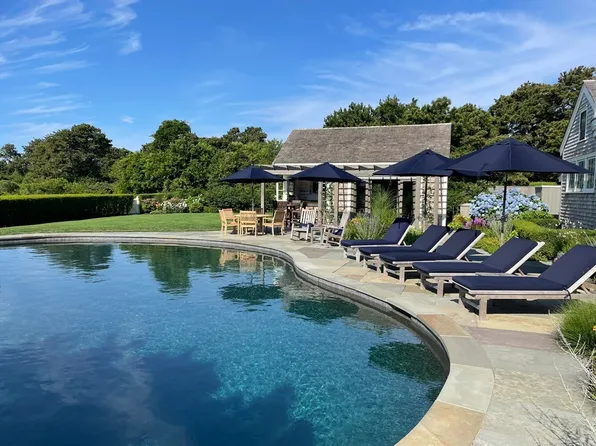 1 Pochick Ave, Nantucket, MA 02554