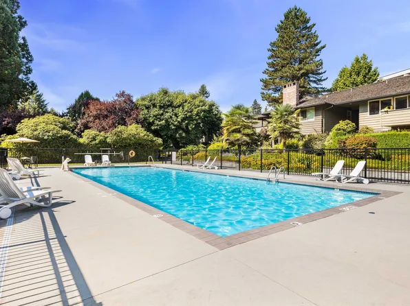 235 Keith Rd #1226, West Vancouver, BC V7T 1L5