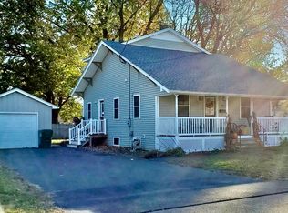 35 Clarendon Ave, Chicopee, MA 01013