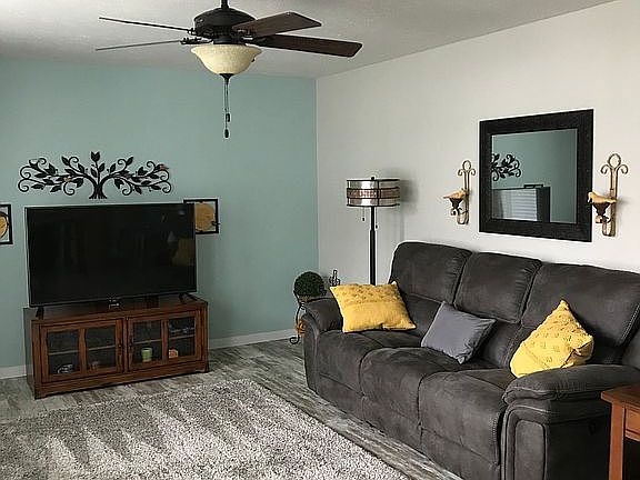 4th image of 1-80 Villa Ct