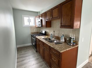 155 Pilgrim Ave APT 1, Worcester, MA 01604