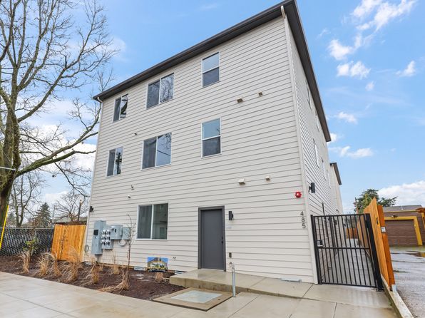 495 NE Jessup St #102