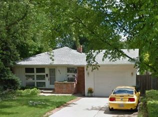 1015 Whitfield Rd, Northbrook, IL 60062