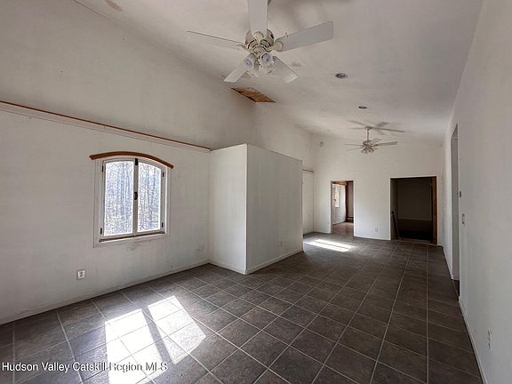 5th image of 6 Riverbend Road