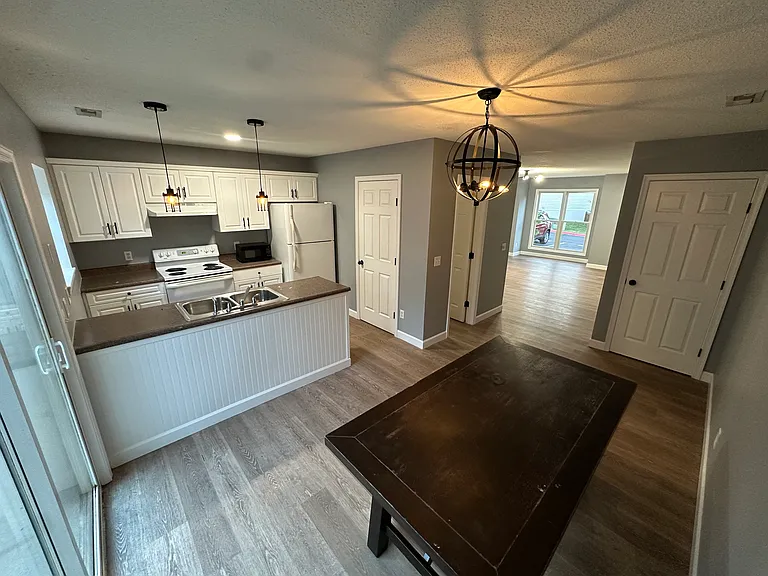 2356 Avalon Woods Dr — Photo 10