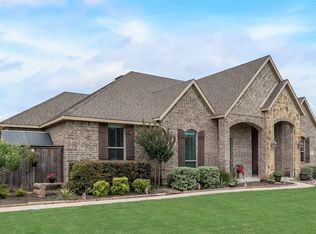 121 Davenport Ln, Waxahachie, TX 75165