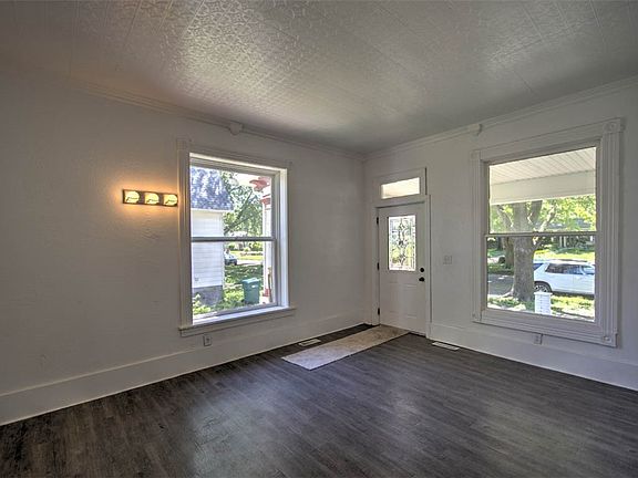 4th image of 840 W William St