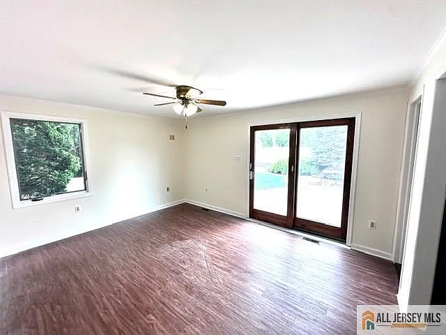 2370 US Highway 130 — Photo 14