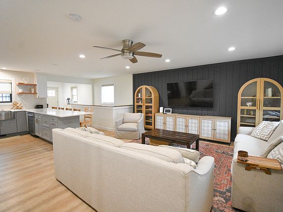 4th image of 8634 Monfort Dr