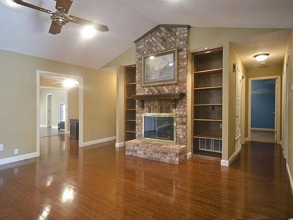 3rd image of 501 Hinsdale Dr