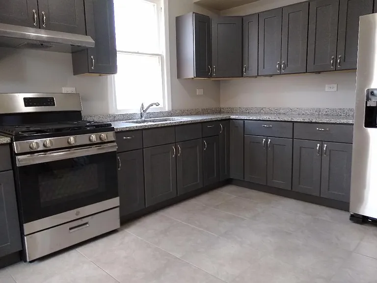 472 N Spring St #1 — Photo 3