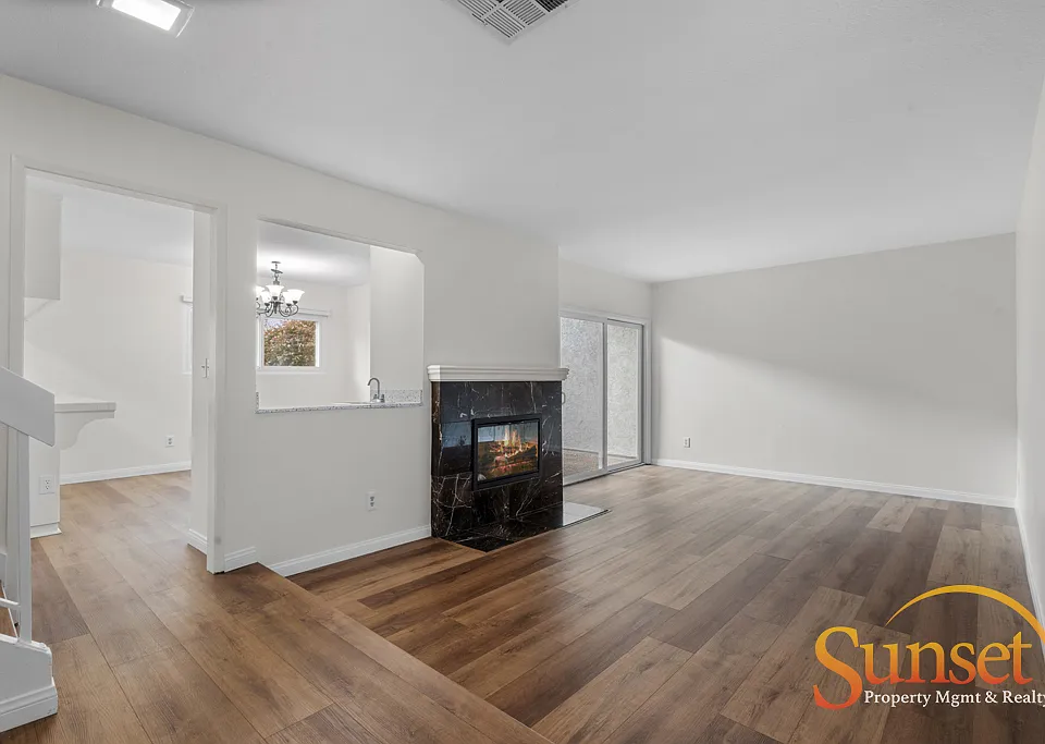 2362 Caminito Agrado