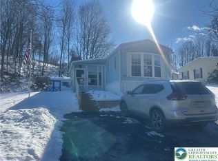 4 Lexington Ln, Mount Bethel, PA 18343