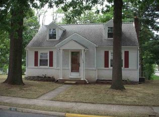 152 S 4th St, Mount Wolf, PA 17347