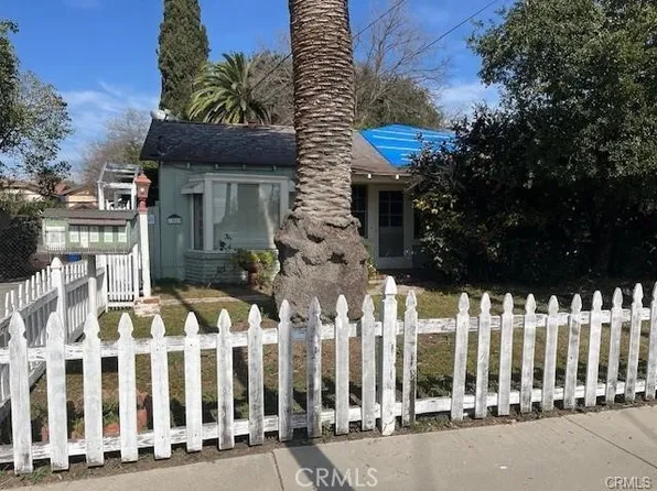 13029 Magnolia Blvd, Sherman Oaks, CA 91423