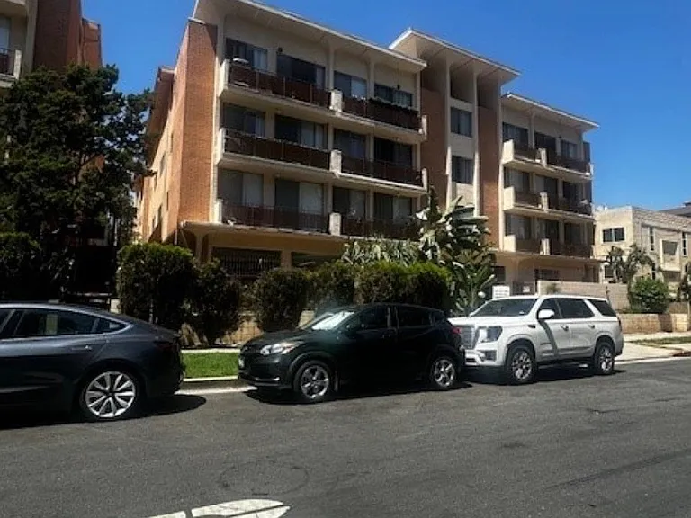 11677-11683 Goshen Ave. Los Angeles CA 90049 — Photo 2