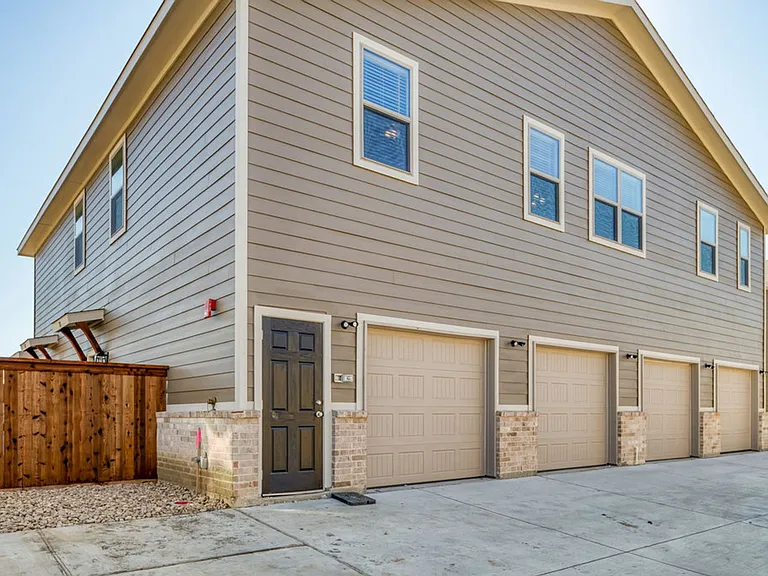 711 Harvest Moon Dr — Photo 12