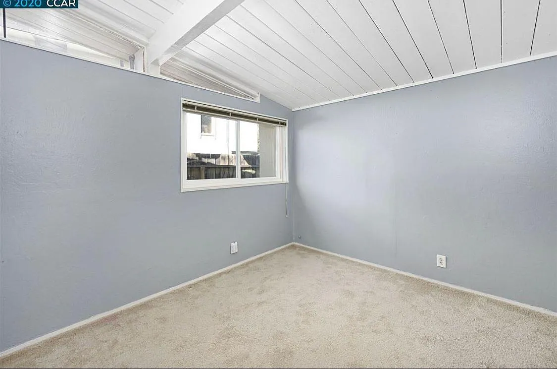 Building Photo - 50 Santa Ana Dr
