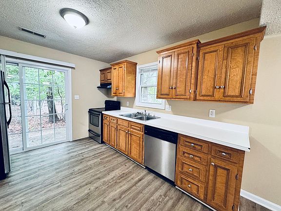 4th image of 802 Middle St #1