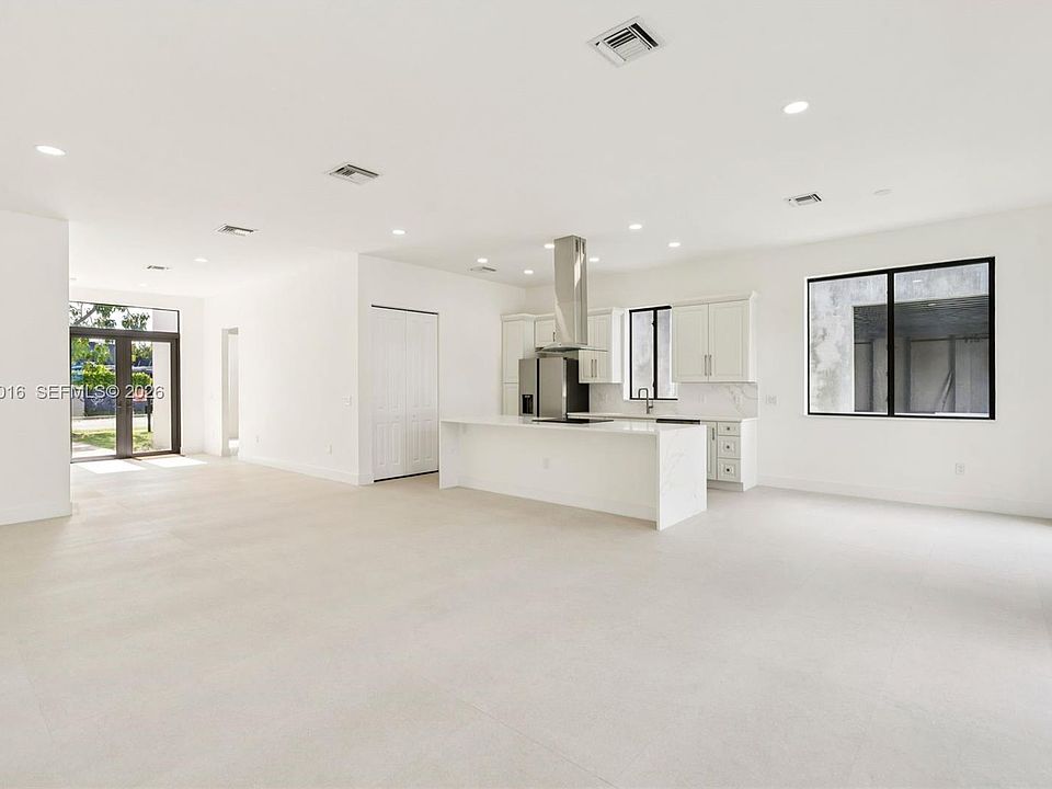 1st image of 1521 SW 40th Ter