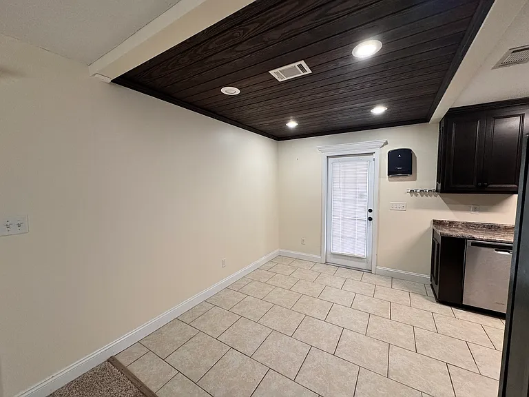 3446 Greenhill Dr — Photo 3
