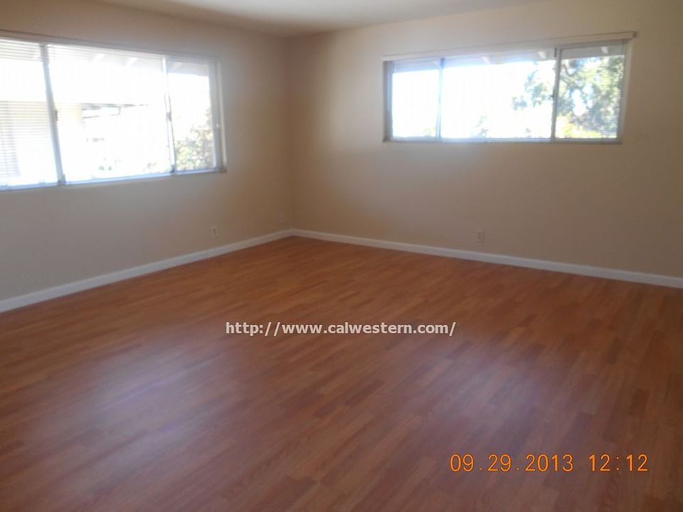 2nd image of 878 Castlewood Dr APT 4