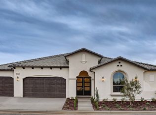 2704 Moody Ave, Clovis, CA 93619