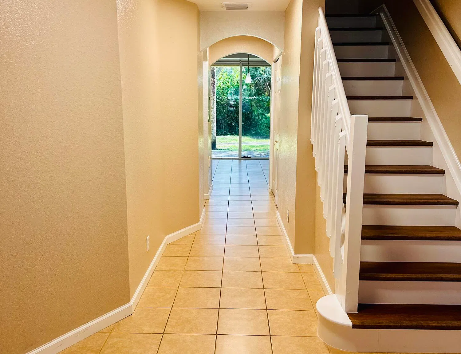 3 bed, 3.0 bath, 1423 sqft, $2,850 — Photo 3