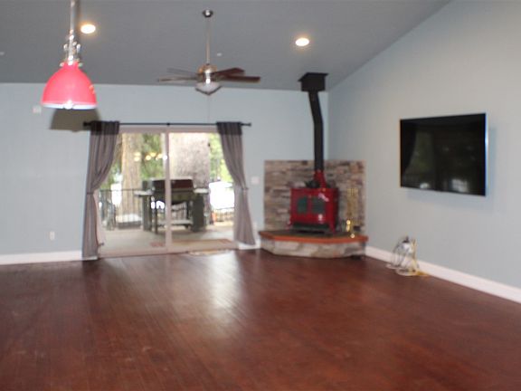 3rd image of 707 Clifford Dr