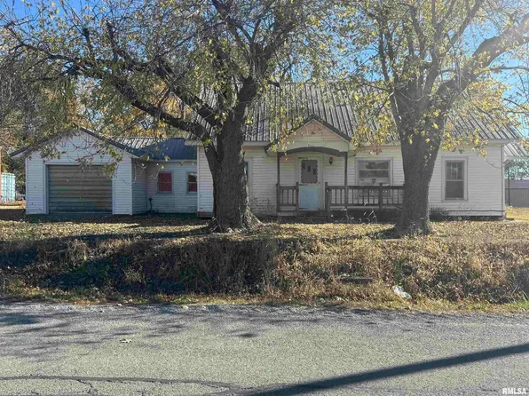 1718 County Rd, Xenia, IL 62899